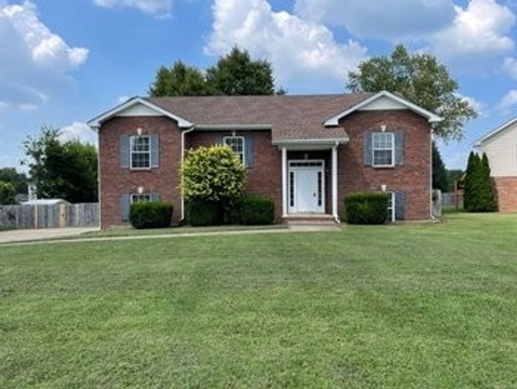 2571 Emerald Ct, Clarksville, TN 37042