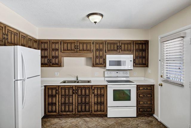 12828 N 113th Avenue Apt 3, Youngtown, AZ 85363
