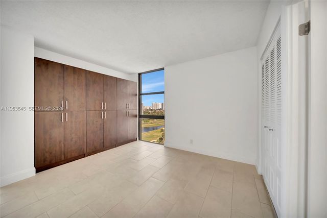 20379 W Country Club Dr 1232, Aventura, FL 33180