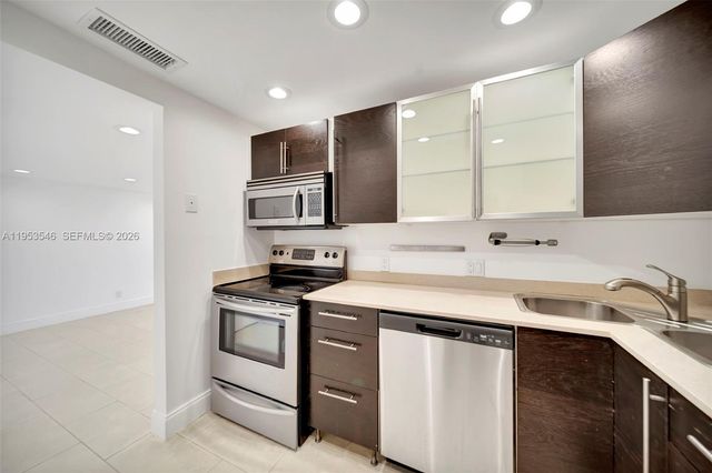 20379 W Country Club Dr 1232, Aventura, FL 33180