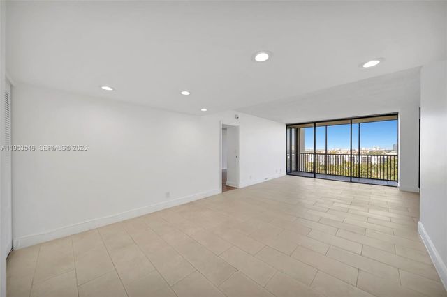 20379 W Country Club Dr 1232, Aventura, FL 33180