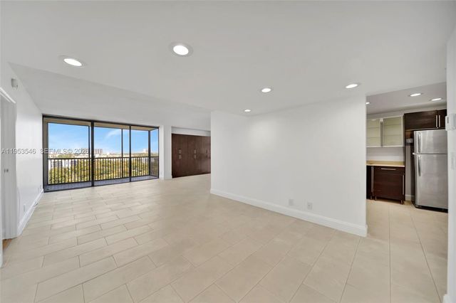 20379 W Country Club Dr 1232, Aventura, FL 33180