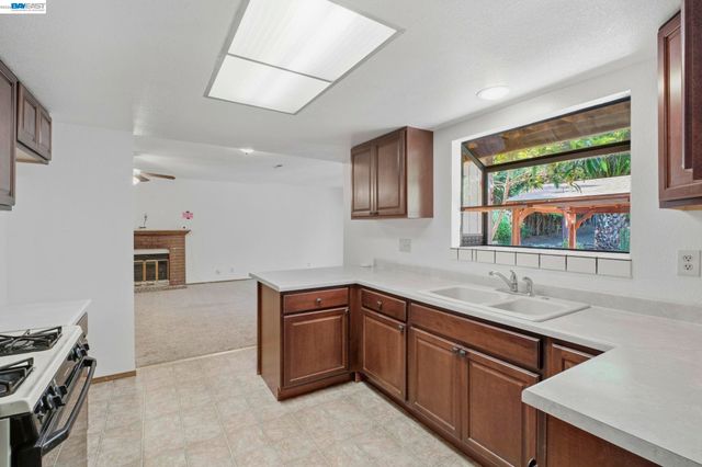 410 Monaco Ave, Union City, CA 94587