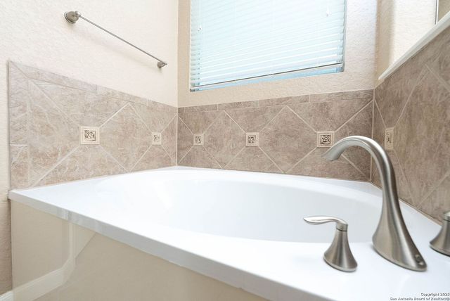 1906 Ponce De Leon, Windcrest, TX 78239