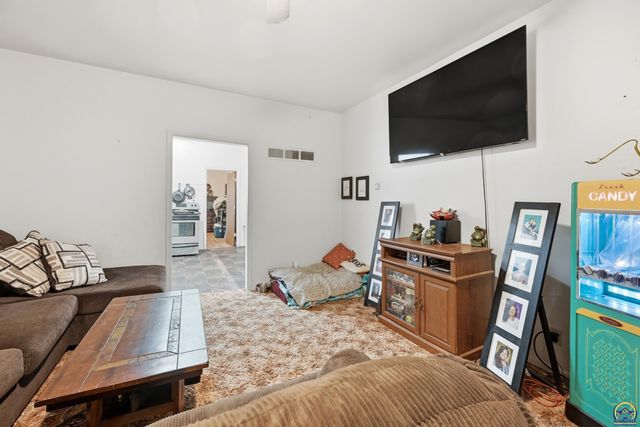 1401 SW Polk ST, Topeka, KS 66612