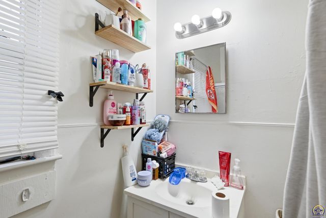 1401 SW Polk ST, Topeka, KS 66612