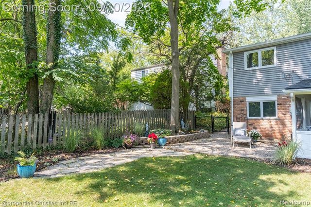 416 Welch Road, Northville, MI 48167