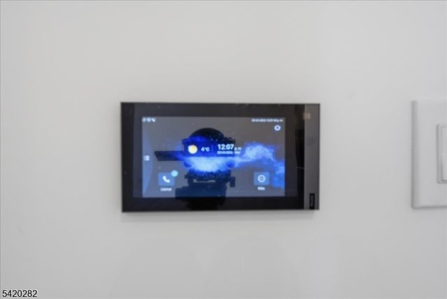 21 Lincoln Park 302, Newark City, NJ 07102