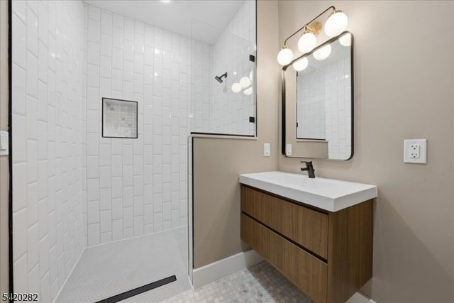 21 Lincoln Park 302, Newark City, NJ 07102