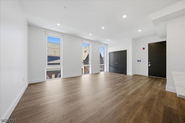 21 Lincoln Park 302, Newark City, NJ 07102