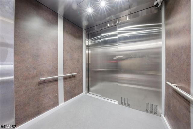 21 Lincoln Park 302, Newark City, NJ 07102