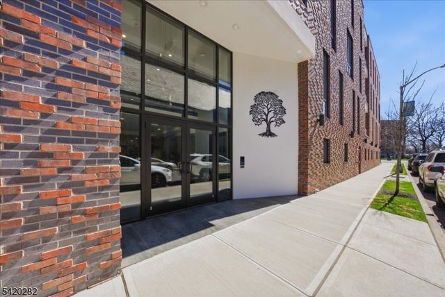 21 Lincoln Park 302, Newark City, NJ 07102