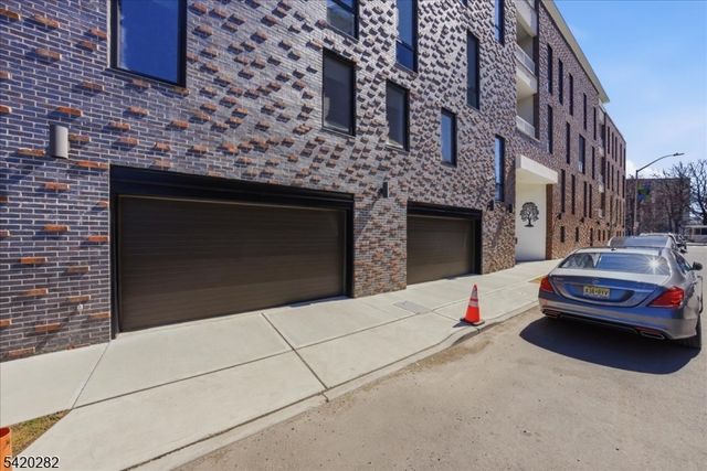 21 Lincoln Park 302, Newark City, NJ 07102