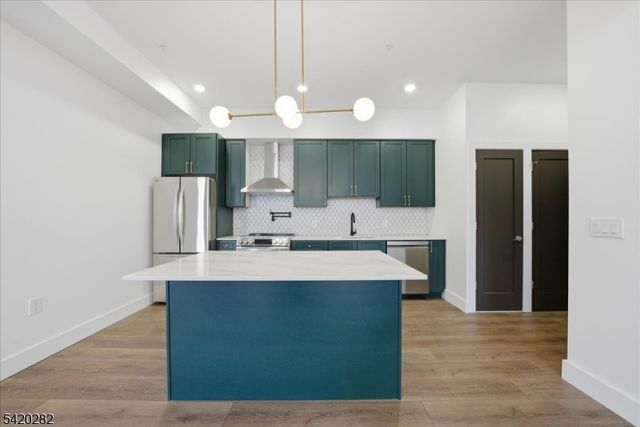 21 Lincoln Park 302, Newark City, NJ 07102