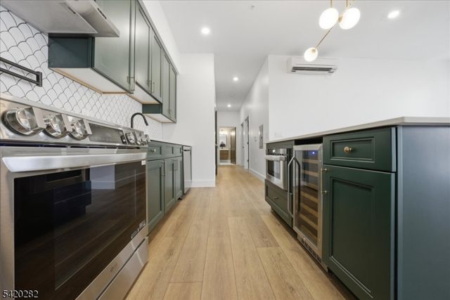 21 Lincoln Park 302, Newark City, NJ 07102