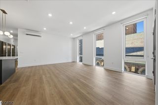 21 Lincoln Park 302, Newark City, NJ 07102