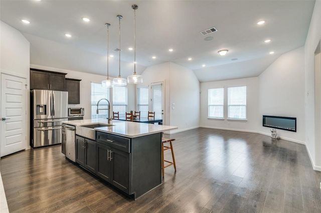 2050 Clearwater Way, Royse City, TX 75189