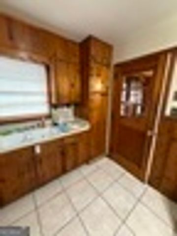6842 E Sherwood Drive, Riverdale, GA 30274
