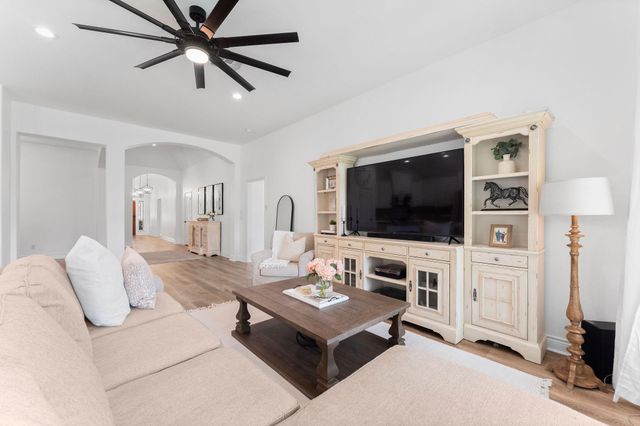 239 Forest Peak Way, Montgomery, TX 77316