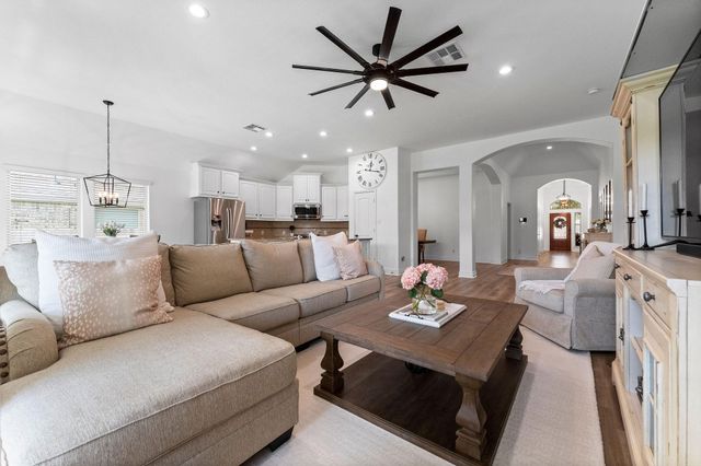 239 Forest Peak Way, Montgomery, TX 77316