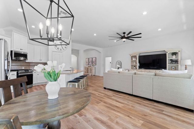 239 Forest Peak Way, Montgomery, TX 77316