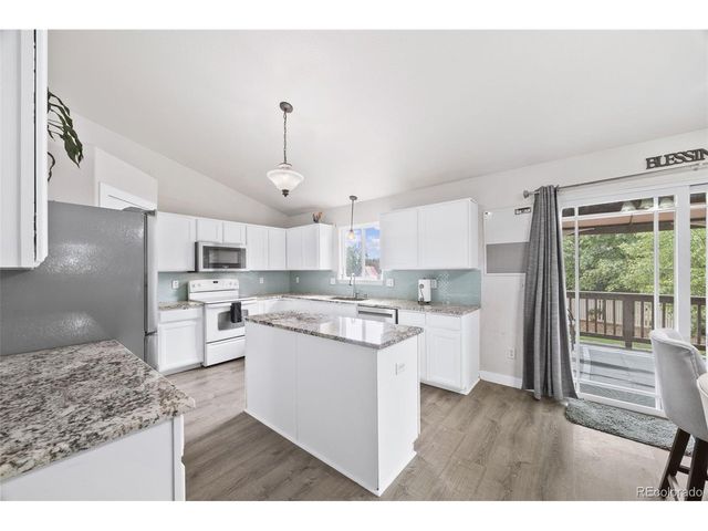 9632 Bramwood St, Longmont, CO 80504
