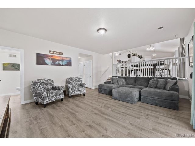 9632 Bramwood St, Longmont, CO 80504