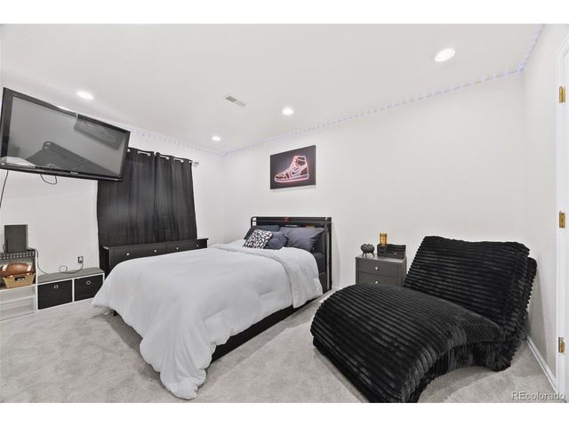 9632 Bramwood St, Longmont, CO 80504