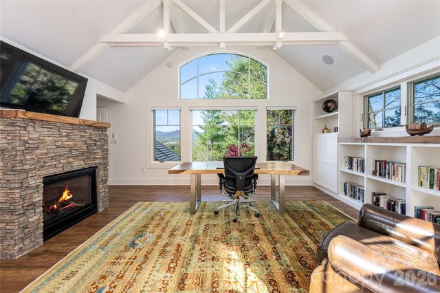 9 Dianthus Drive, Asheville, NC 28803