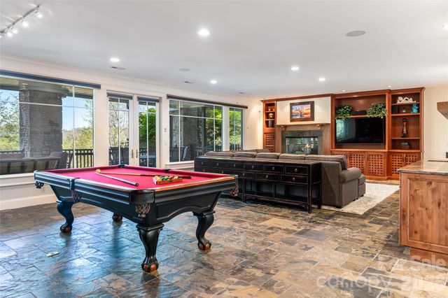 9 Dianthus Drive, Asheville, NC 28803