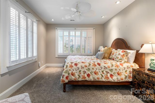 9 Dianthus Drive, Asheville, NC 28803