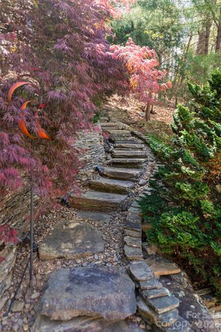9 Dianthus Drive, Asheville, NC 28803