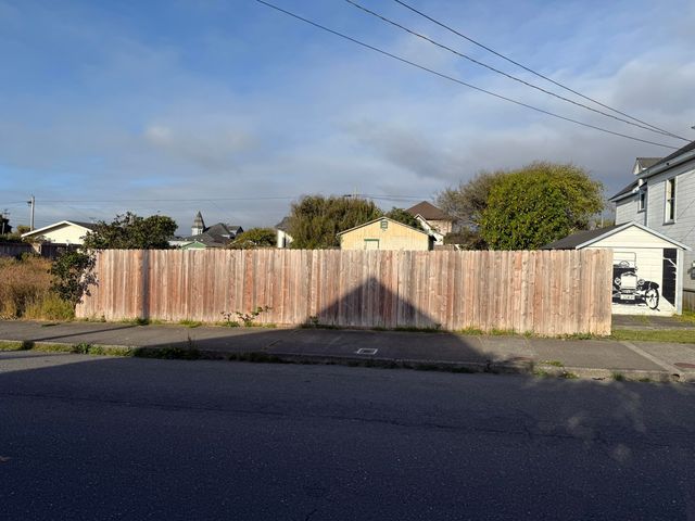 2135 California Street, Eureka, CA 95501