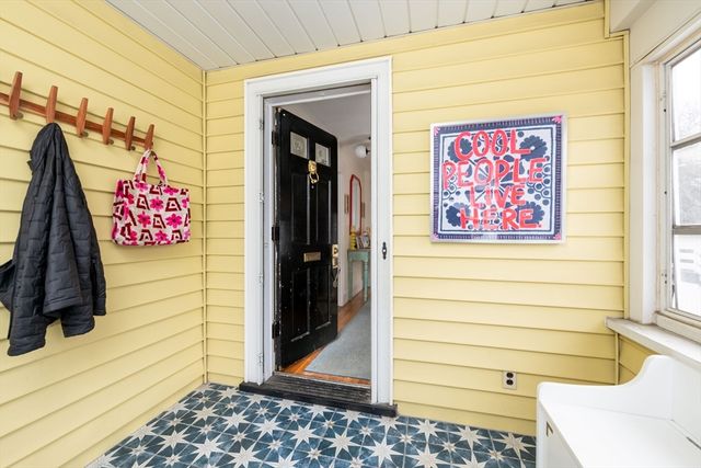 40 Virginia Rd, Quincy, MA 02169