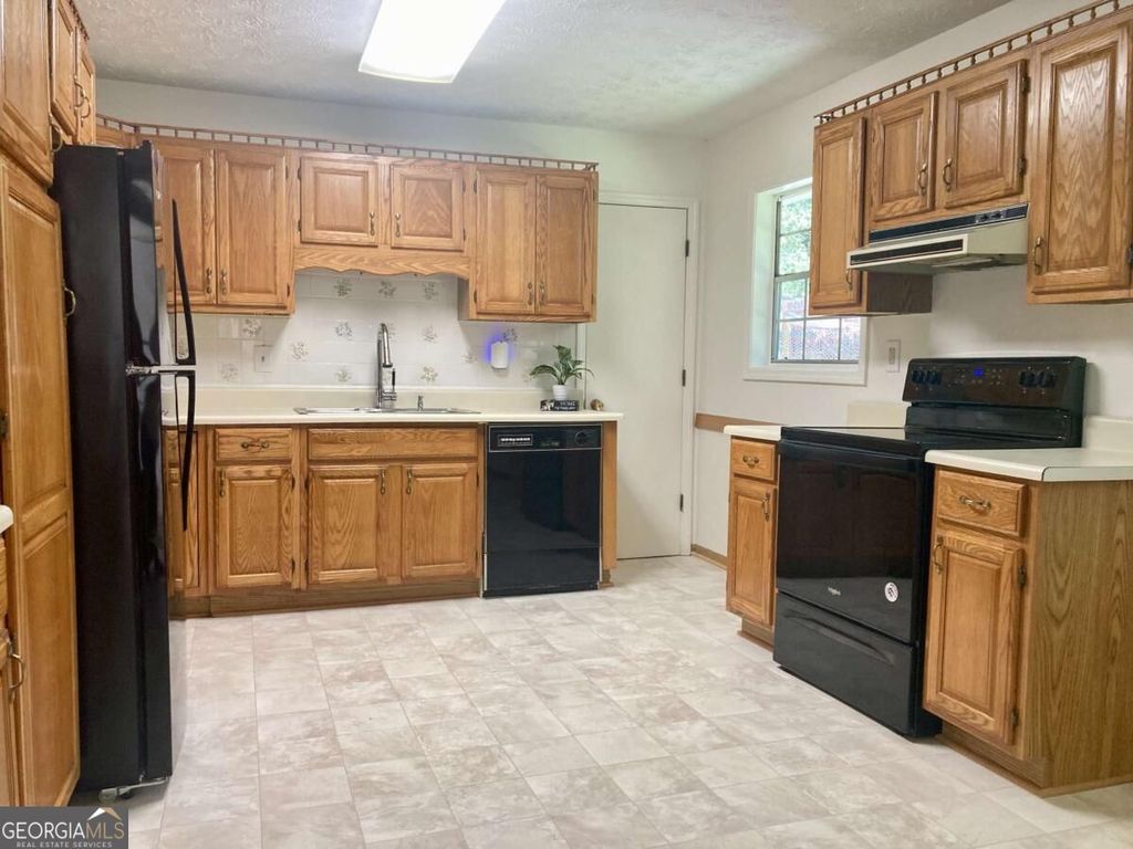 50 Foxboro Court, Powder Springs, GA 30127 — photo 4