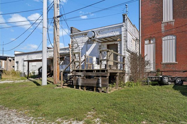 105 N McCreary Street, Fort Branch, IN 47648