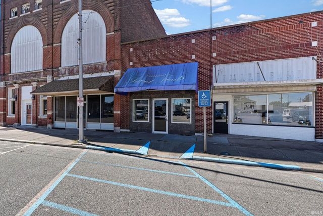 105 N McCreary Street, Fort Branch, IN 47648