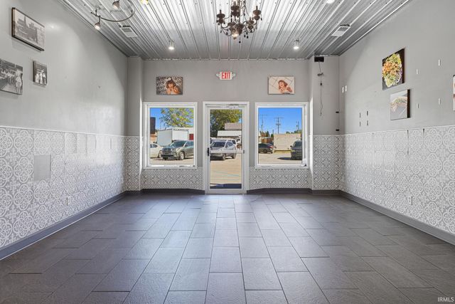 105 N McCreary Street, Fort Branch, IN 47648