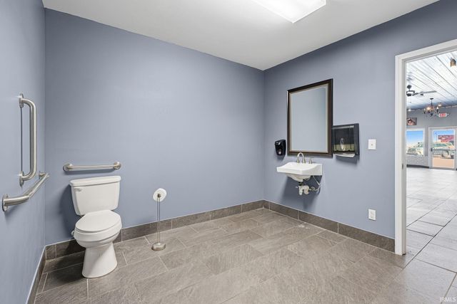 105 N McCreary Street, Fort Branch, IN 47648