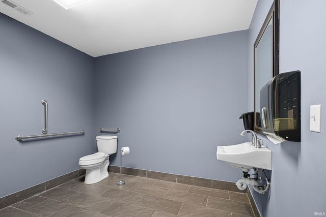 105 N McCreary Street, Fort Branch, IN 47648
