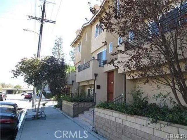 5555 Carpenter 4, Valley Village, CA 91607