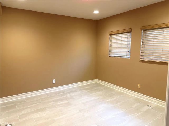 5555 Carpenter 4, Valley Village, CA 91607