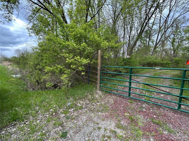 6120 Kelly Road, Flushing, MI 48433