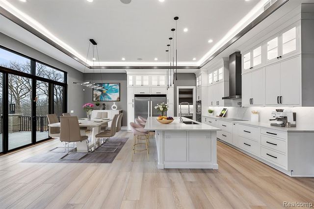 4483 Farm View Drive, Ann Arbor, MI 48105