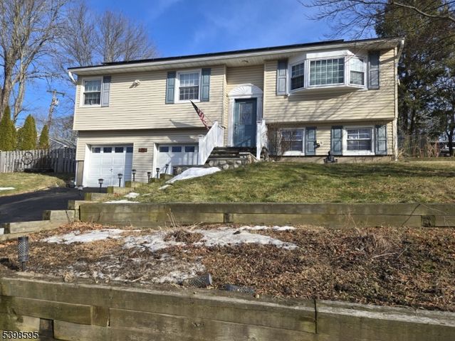 22 Lloyd Ave, Stanhope Boro, NJ 07874