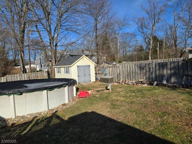 22 Lloyd Ave, Stanhope Boro, NJ 07874