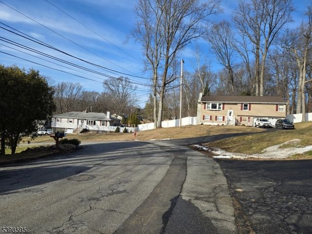 22 Lloyd Ave, Stanhope Boro, NJ 07874