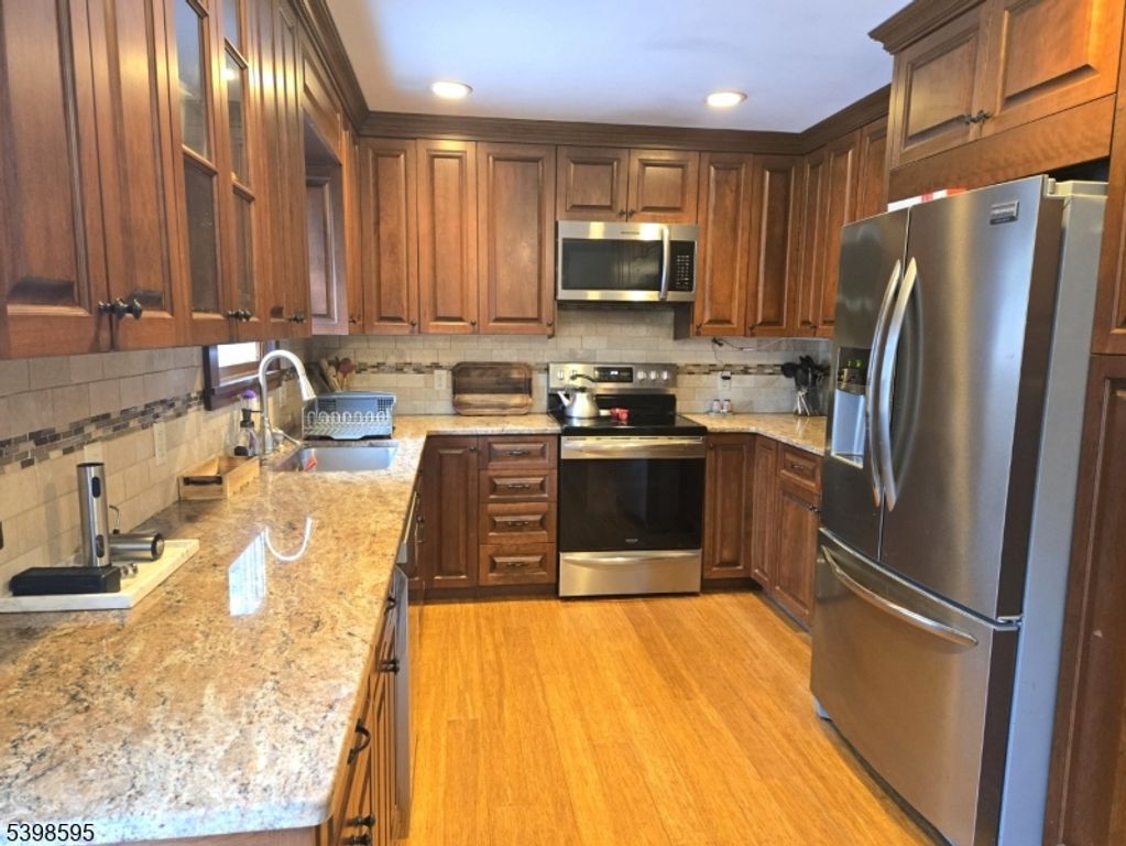 22 Lloyd Ave, Stanhope Boro, NJ 07874