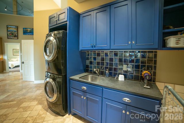 2186 Long Rifle Ridge Road, Nebo, NC 28761