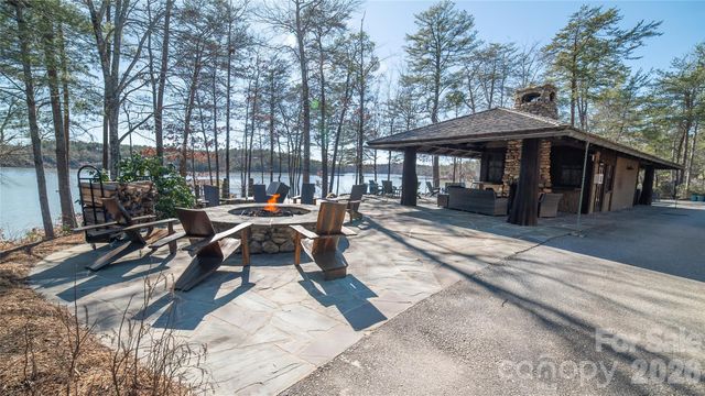 2186 Long Rifle Ridge Road, Nebo, NC 28761